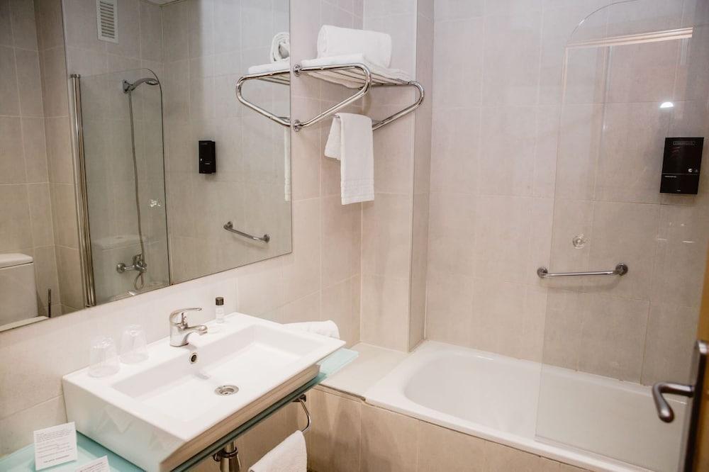 Hotel Salvevir Ехеа-де-лос-Кабальєрос Екстер'єр фото