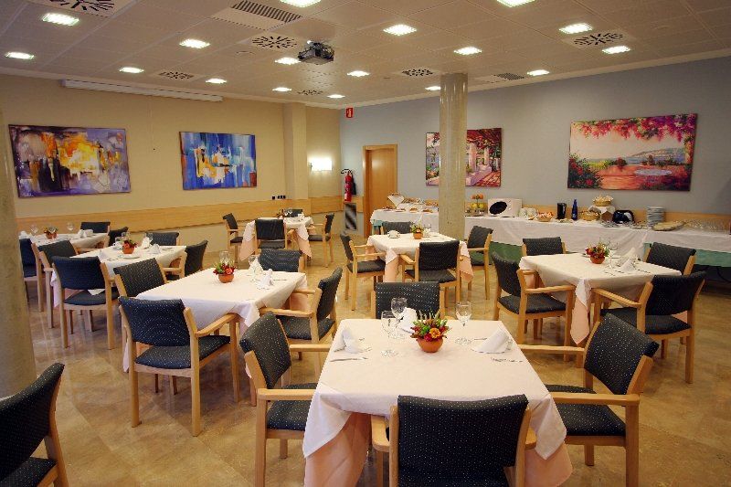 Hotel Salvevir Ехеа-де-лос-Кабальєрос Ресторан фото